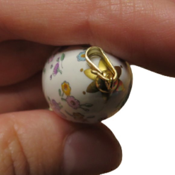 Franklin‎ Porcelain The Flowers of Spring easter egg pendant - Picture 3 of 6